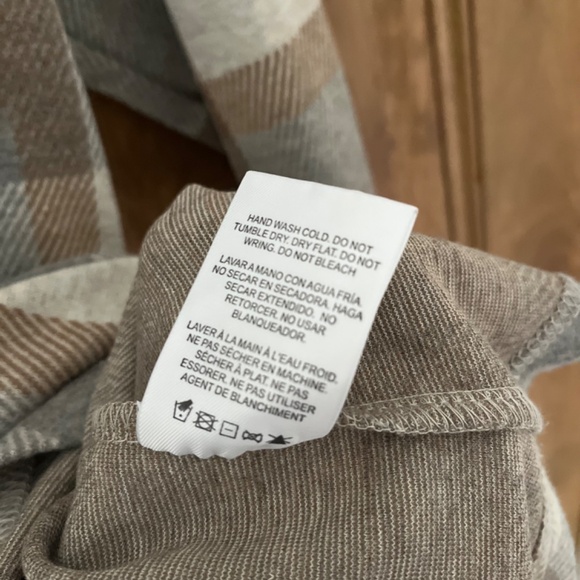 Neuflora New York Button Down — Grey Plaid — Large - Picture 6 of 6